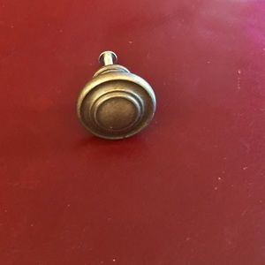 22 Richelieu 1.18” Pewter Round Cabinet Knobs